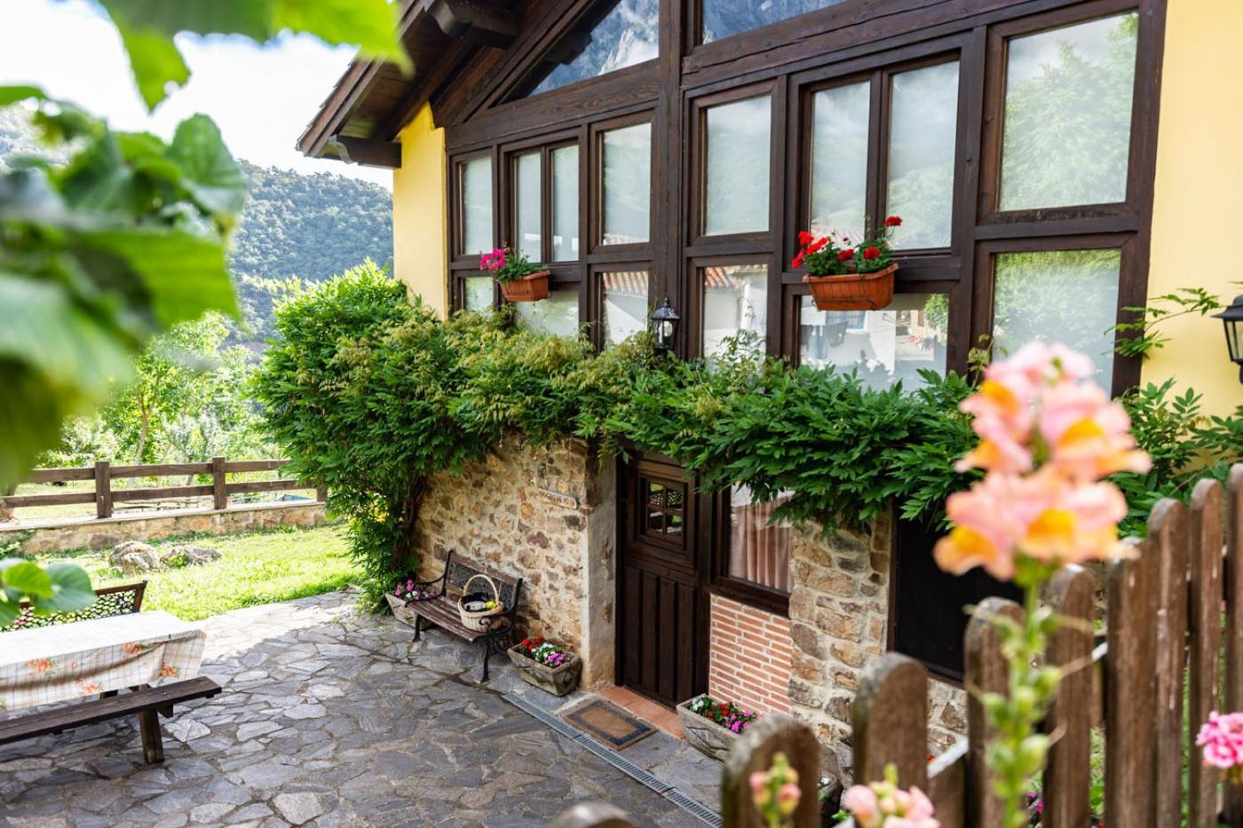 Apartamentos Rurales Los Picos De Redo Camaleño Kültér fotó