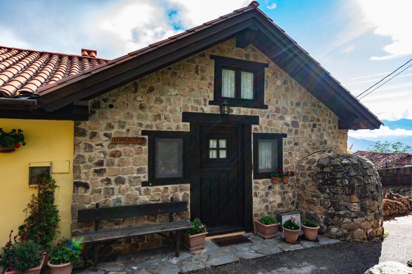 Apartamentos Rurales Los Picos De Redo Camaleño Kültér fotó